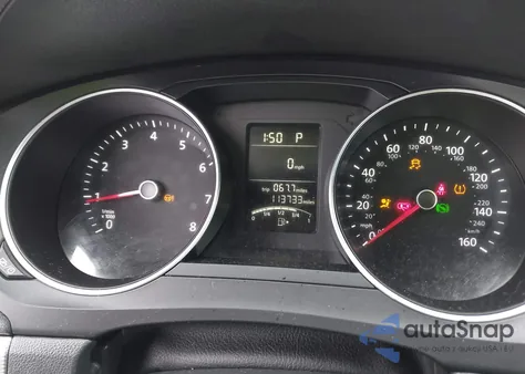 2018 Volkswagen Jetta 1.4T S z USA, uszkodzony, nr VIN 3VW2B7AJ5JM232270